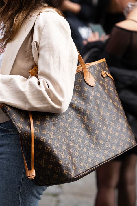 gm mm louis vuitton|louis vuitton neverfull bag gm.